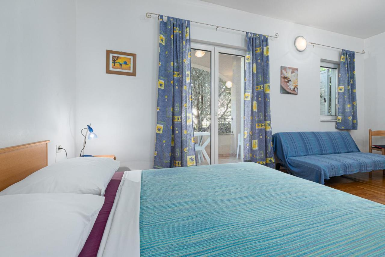 포레치 House Laura 200M From The Beach And The Center 아파트 외부 사진